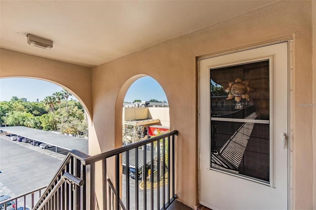 出租: $1,700 (2 贝兹, 2 浴室, 835 平方英尺)