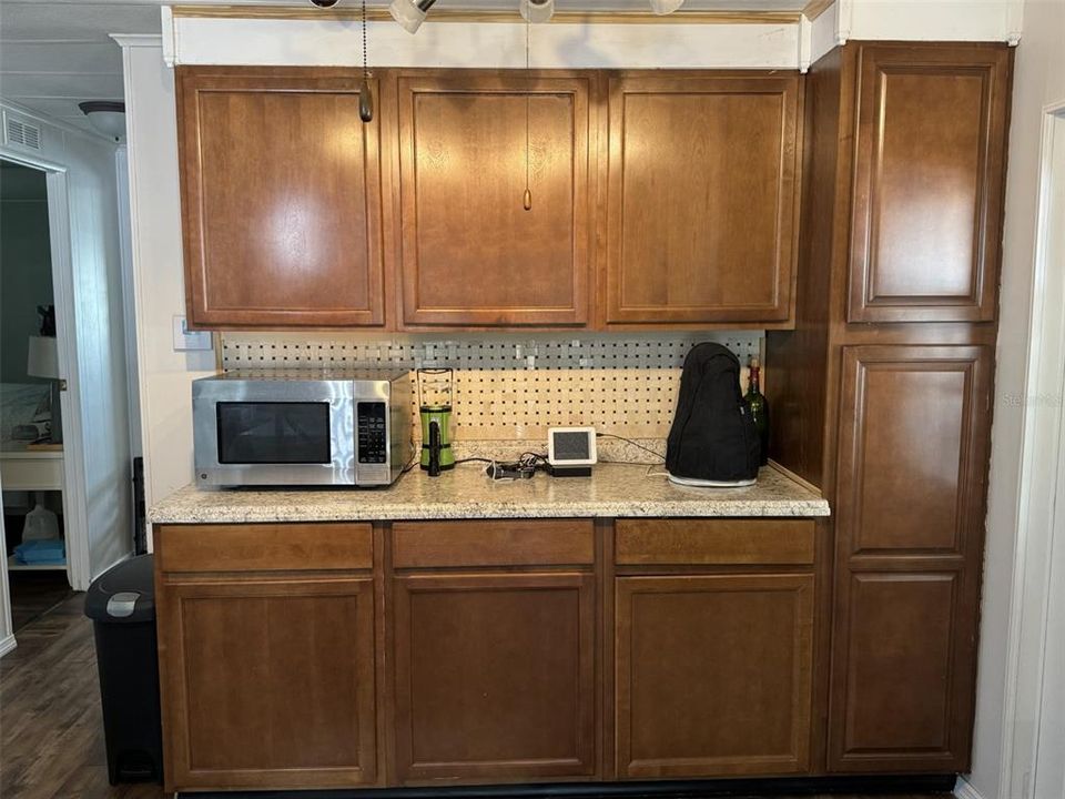For Sale: $130,000 (2 beds, 2 baths, 1032 Square Feet)