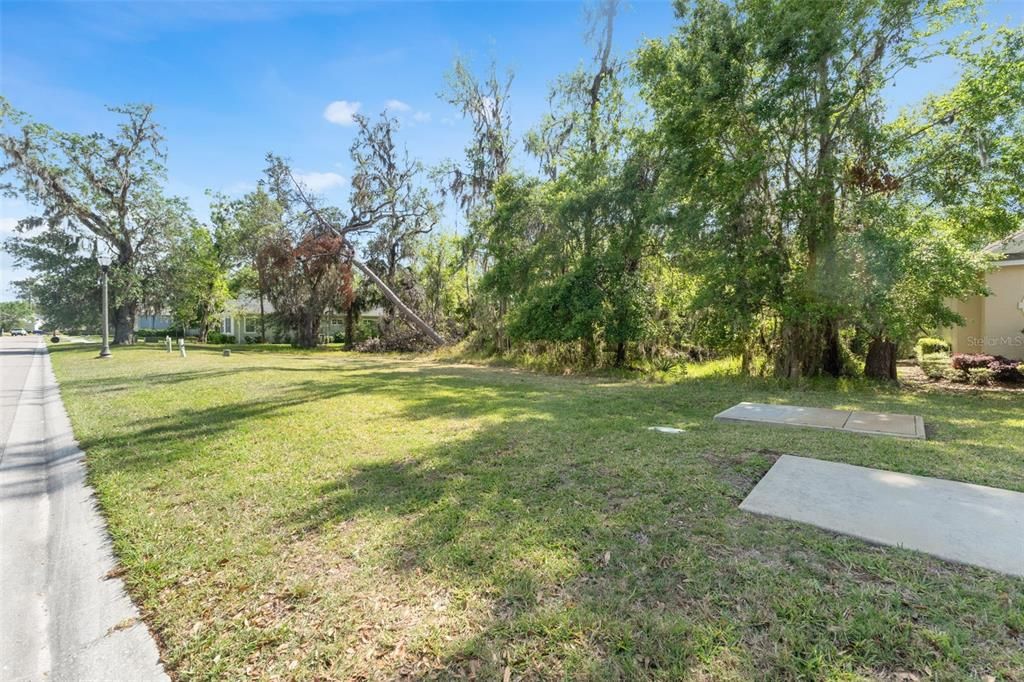 待售: $150,000 (0.28 acres)