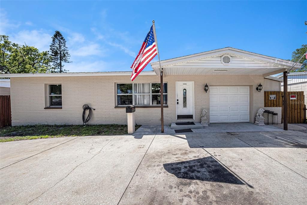 Recently Sold: $275,000 (2 beds, 1 baths, 825 Square Feet)