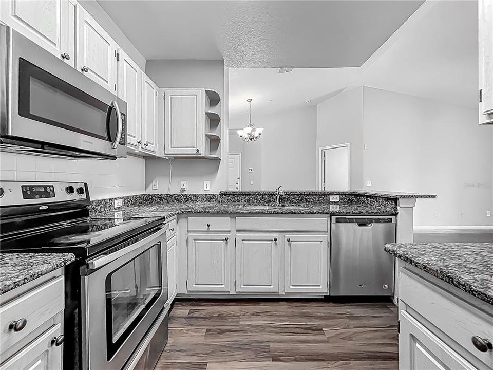 For Sale: $229,000 (4 beds, 2 baths, 1313 Square Feet)