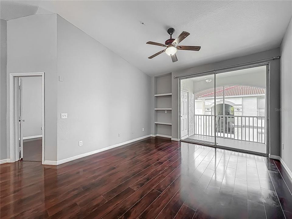 For Sale: $229,000 (4 beds, 2 baths, 1313 Square Feet)