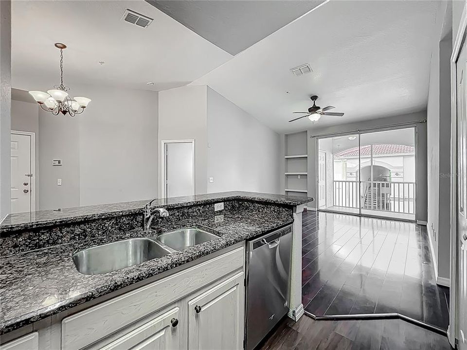 For Sale: $229,000 (4 beds, 2 baths, 1313 Square Feet)