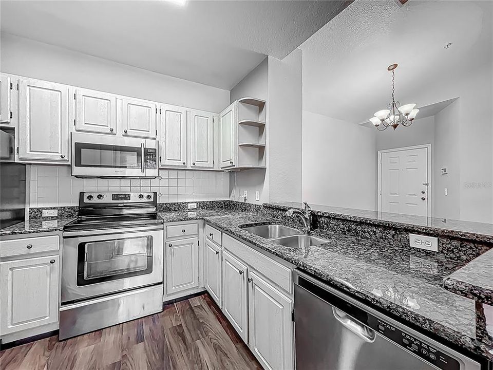 For Sale: $229,000 (4 beds, 2 baths, 1313 Square Feet)