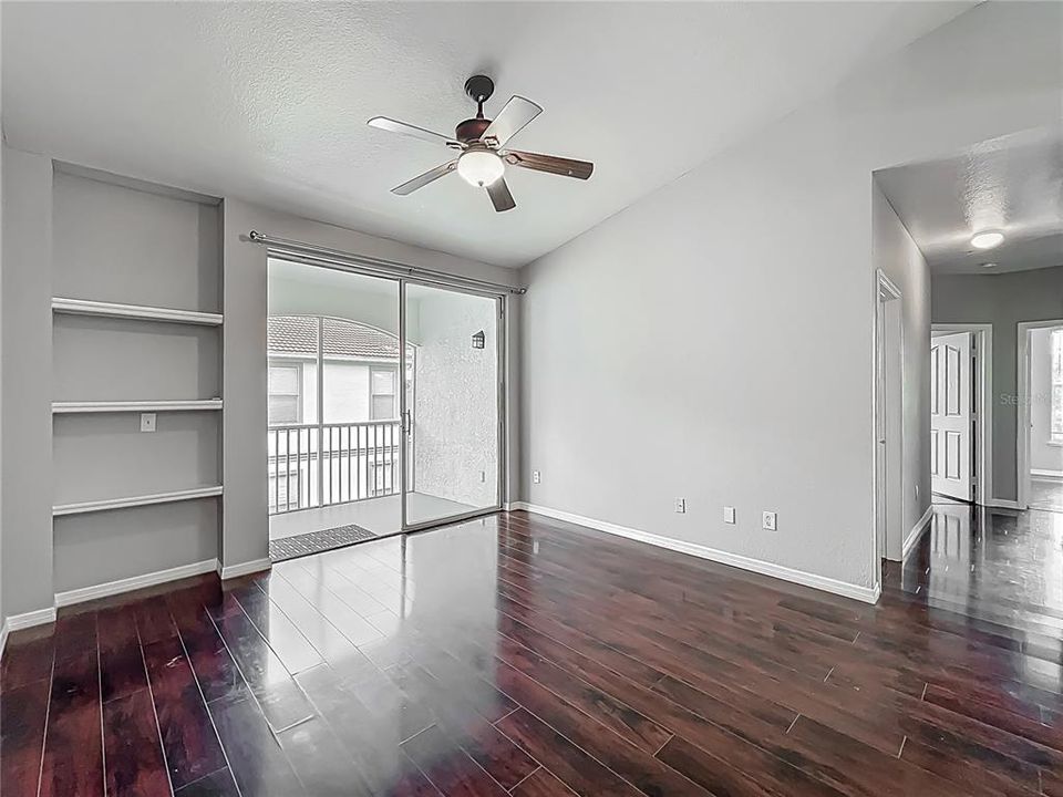 For Sale: $229,000 (4 beds, 2 baths, 1313 Square Feet)