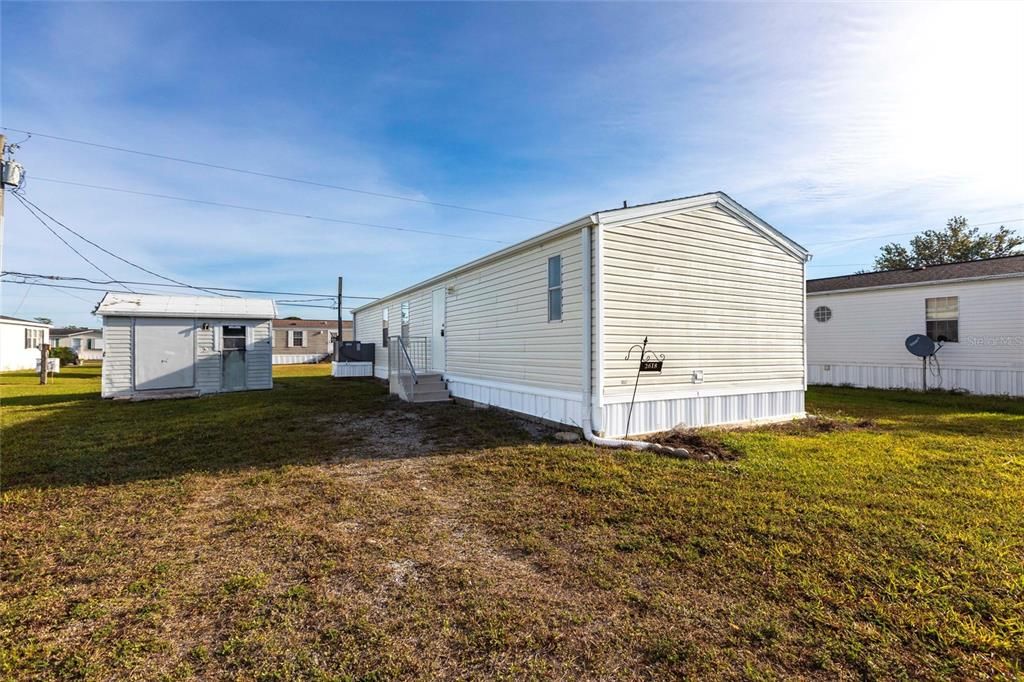 For Sale: $139,000 (2 beds, 2 baths, 896 Square Feet)