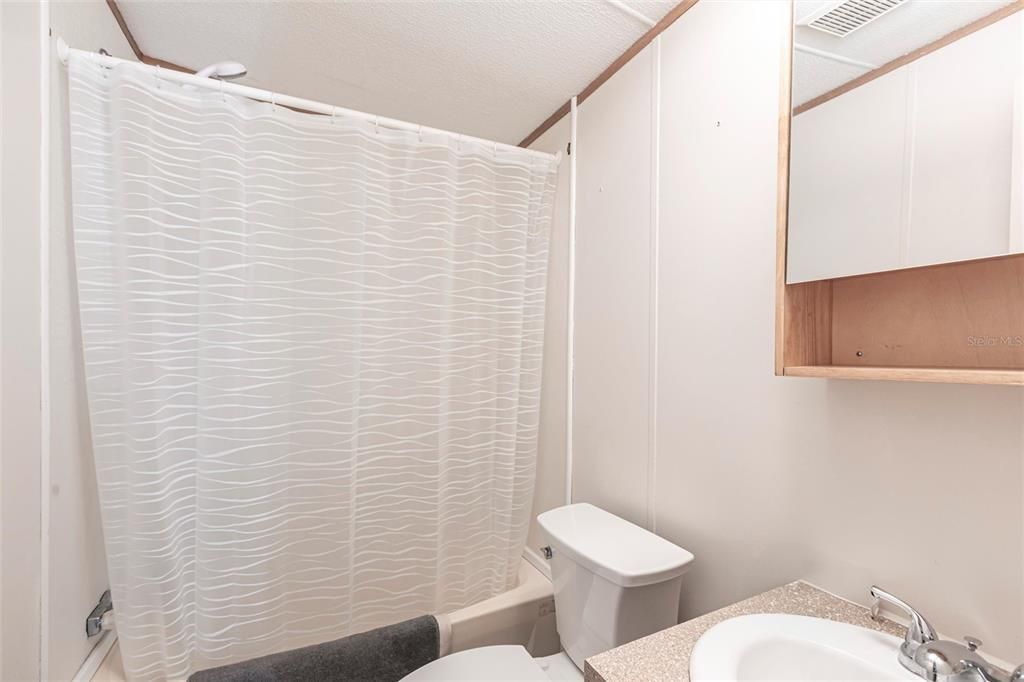 For Sale: $139,000 (2 beds, 2 baths, 896 Square Feet)