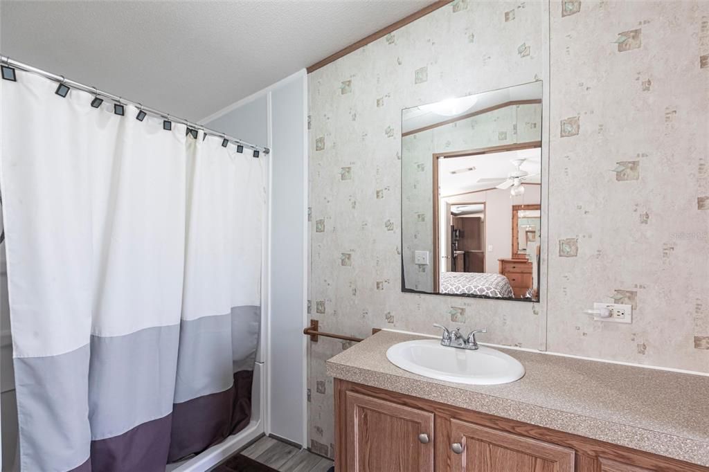 For Sale: $139,000 (2 beds, 2 baths, 896 Square Feet)