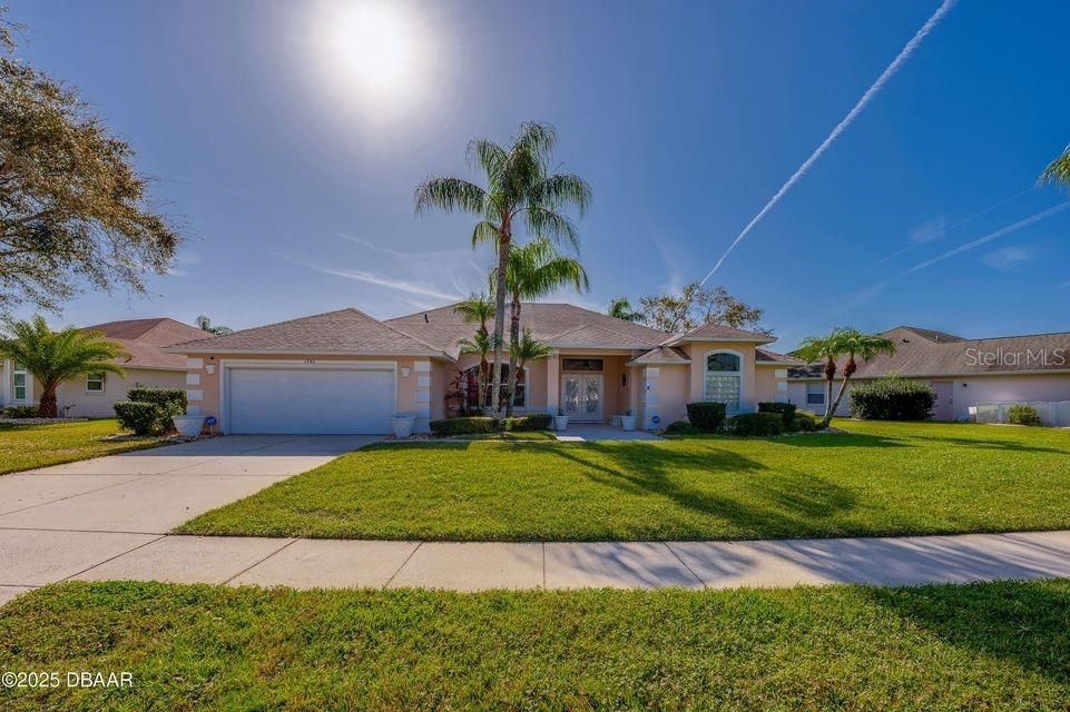 Recently Sold: $575,000 (3 beds, 2 baths, 2425 Square Feet)