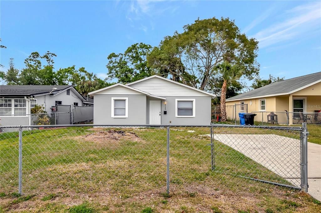 Recently Sold: $295,000 (4 beds, 2 baths, 1235 Square Feet)