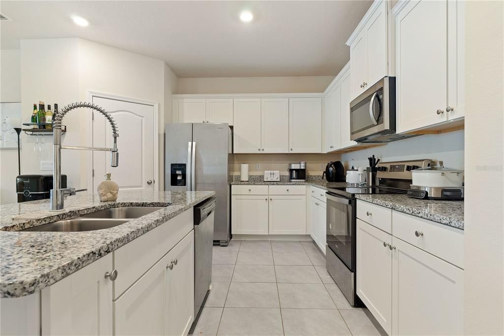 For Sale: $205,000 (3 beds, 2 baths, 1758 Square Feet)