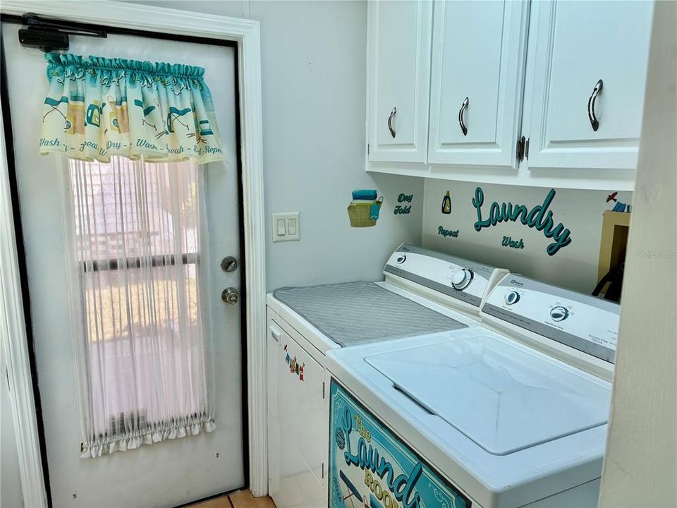 Active With Contract: $169,000 (2 beds, 2 baths, 1404 Square Feet)