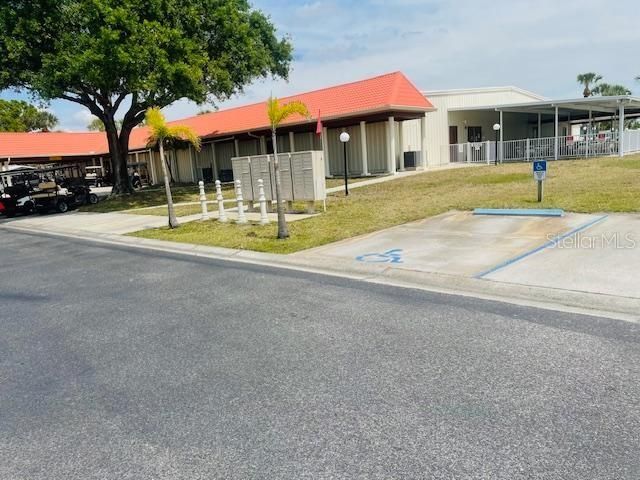 Active With Contract: $169,000 (2 beds, 2 baths, 1404 Square Feet)