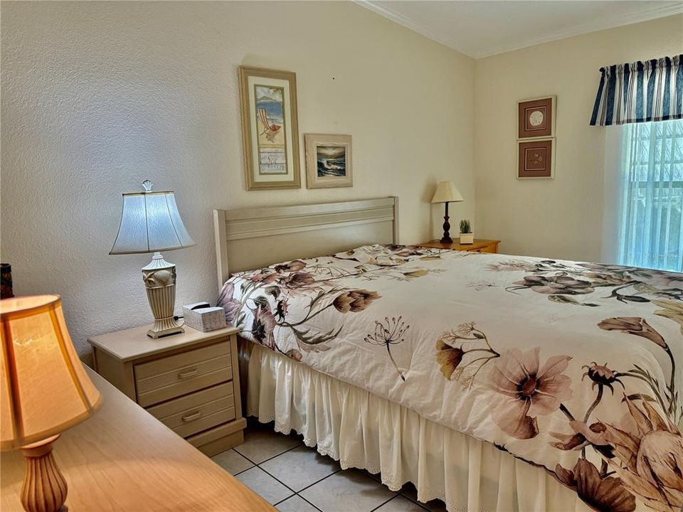 Active With Contract: $169,000 (2 beds, 2 baths, 1404 Square Feet)