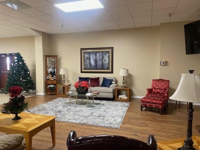 Active With Contract: $169,000 (2 beds, 2 baths, 1404 Square Feet)