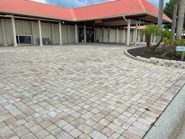 Active With Contract: $169,000 (2 beds, 2 baths, 1404 Square Feet)