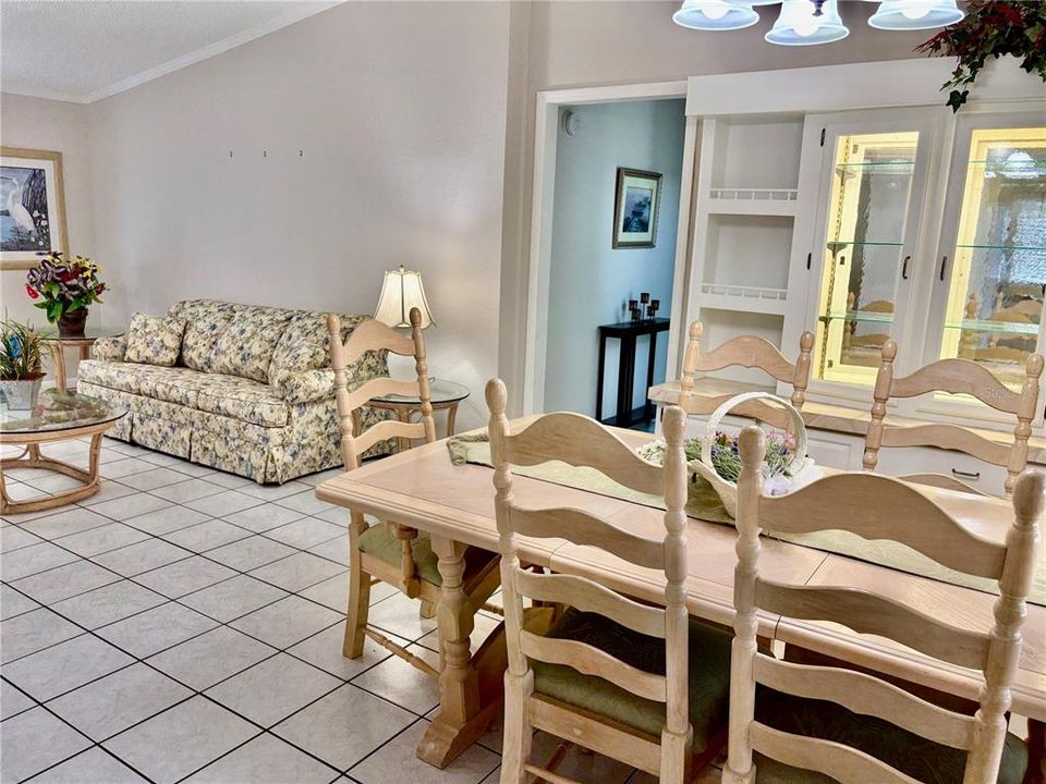 Active With Contract: $169,000 (2 beds, 2 baths, 1404 Square Feet)