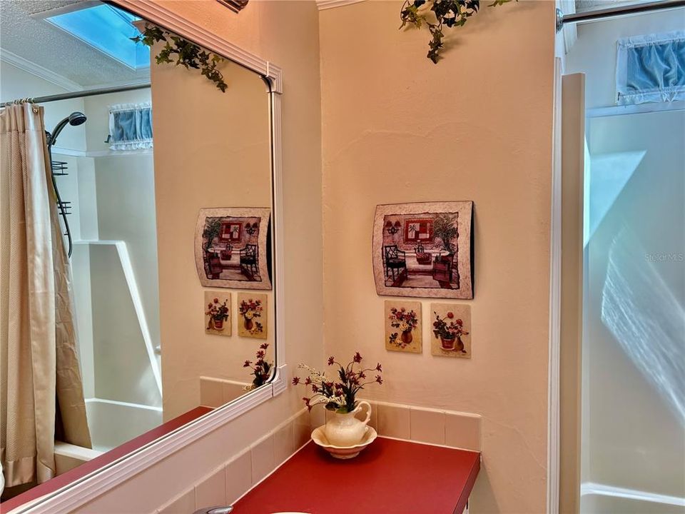 Active With Contract: $169,000 (2 beds, 2 baths, 1404 Square Feet)