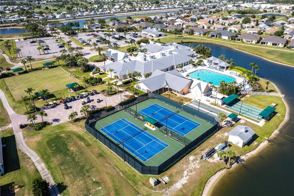 For Sale: $299,900 (2 beds, 2 baths, 1389 Square Feet)