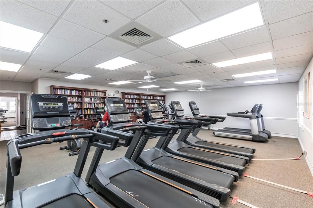 For Sale: $299,900 (2 beds, 2 baths, 1389 Square Feet)