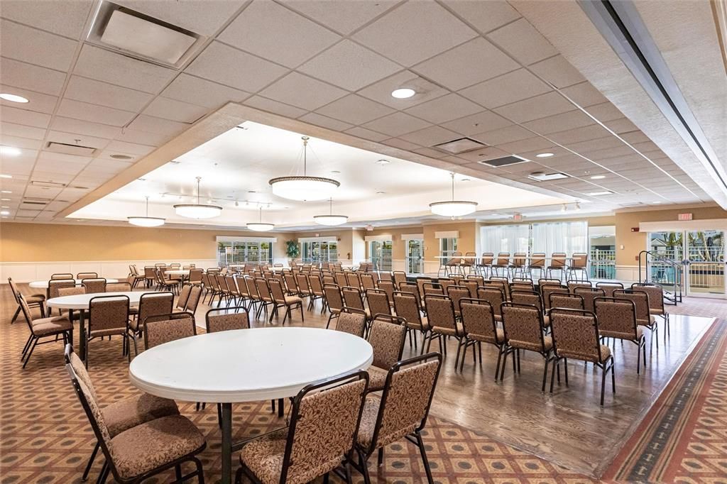 For Sale: $299,900 (2 beds, 2 baths, 1389 Square Feet)