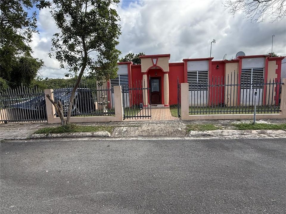 Недавно продано: $265,000 (3 спален, 2 ванн, 1700 Квадратных фут)