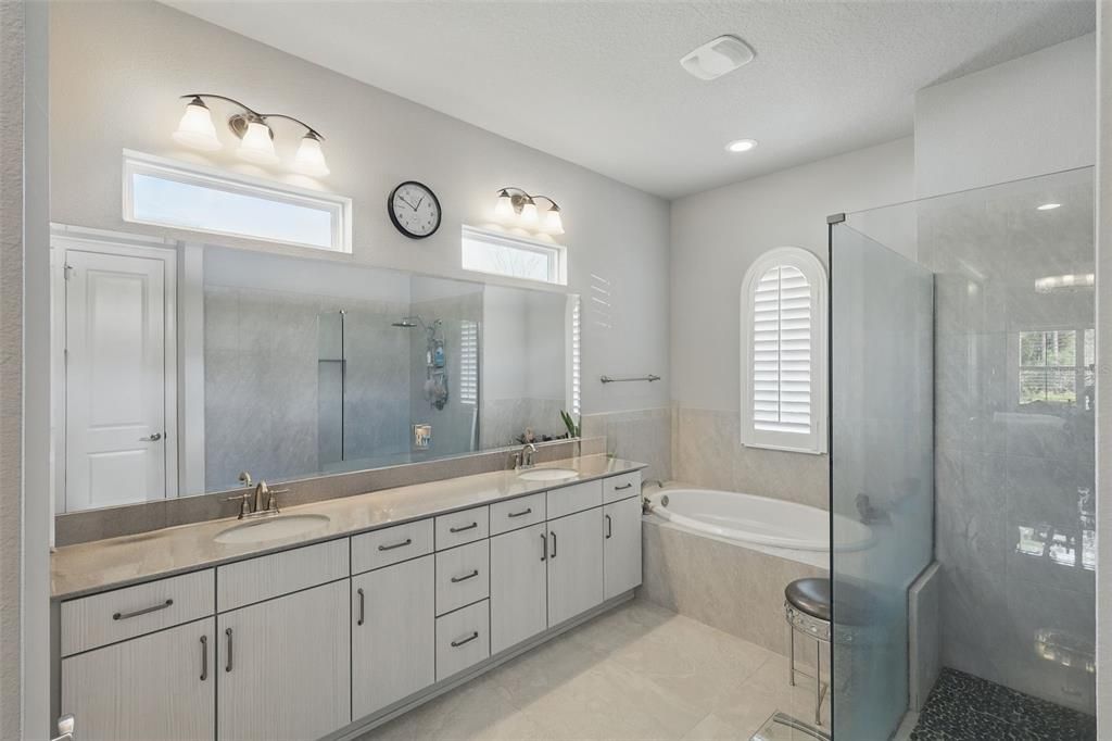 For Sale: $1,175,000 (5 beds, 4 baths, 3237 Square Feet)