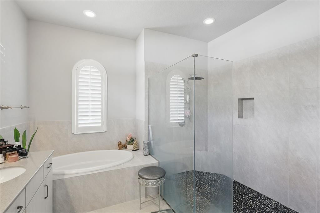 For Sale: $1,175,000 (5 beds, 4 baths, 3237 Square Feet)