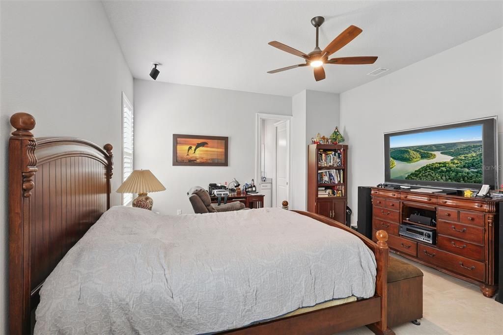 For Sale: $1,175,000 (5 beds, 4 baths, 3237 Square Feet)