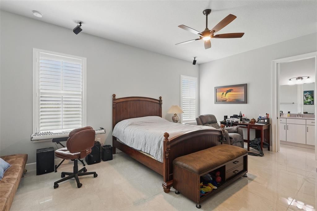 For Sale: $1,175,000 (5 beds, 4 baths, 3237 Square Feet)