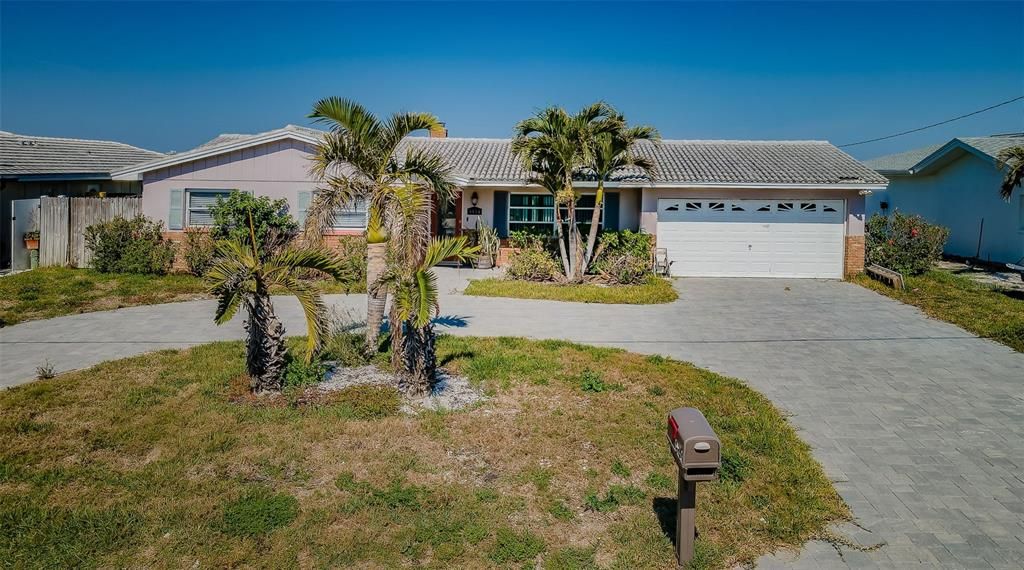 Recently Sold: $1,050,000 (3 beds, 2 baths, 1719 Square Feet)