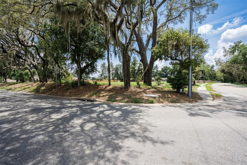 Под контрактом: $395,000 (2.78 acres)