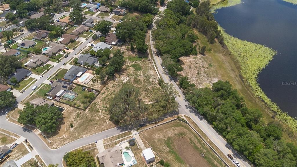 Под контрактом: $395,000 (2.78 acres)