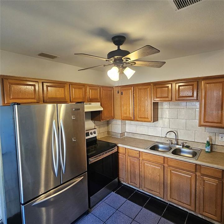 Activo con contrato: $2,000 (3 camas, 2 baños, 1152 Pies cuadrados)