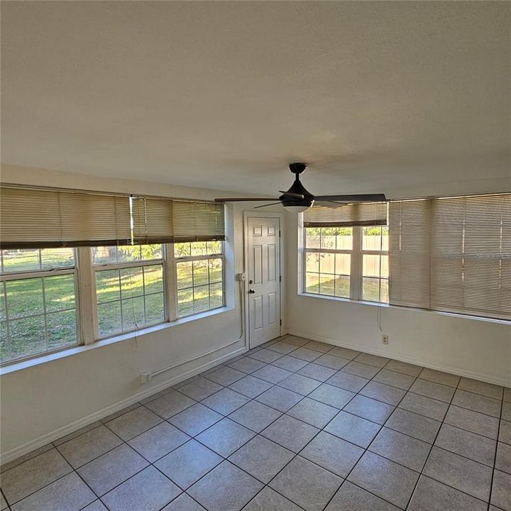 Activo con contrato: $2,000 (3 camas, 2 baños, 1152 Pies cuadrados)