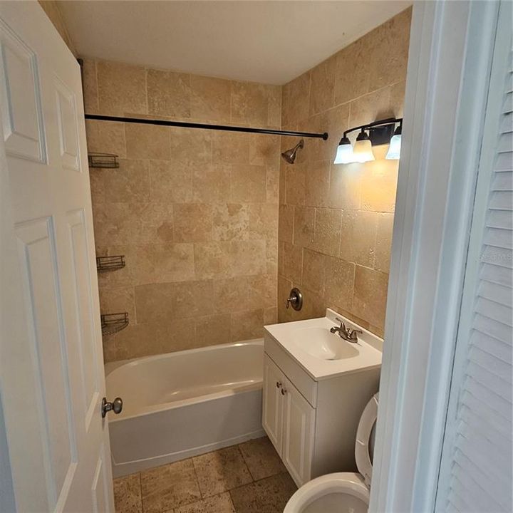 Activo con contrato: $2,000 (3 camas, 2 baños, 1152 Pies cuadrados)