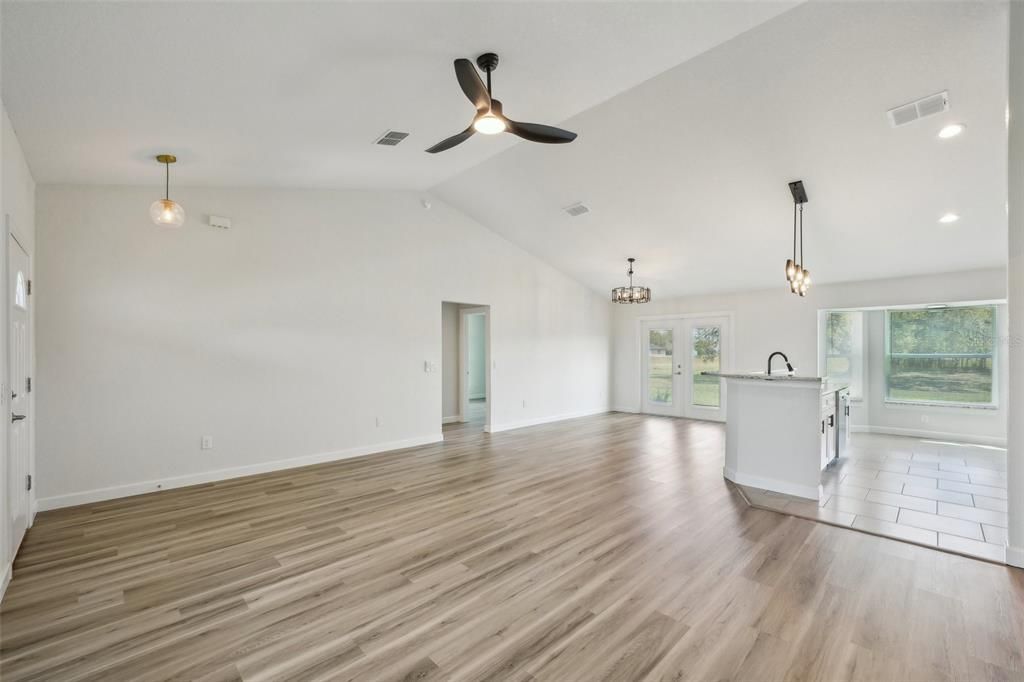 For Sale: $379,900 (3 beds, 2 baths, 1745 Square Feet)