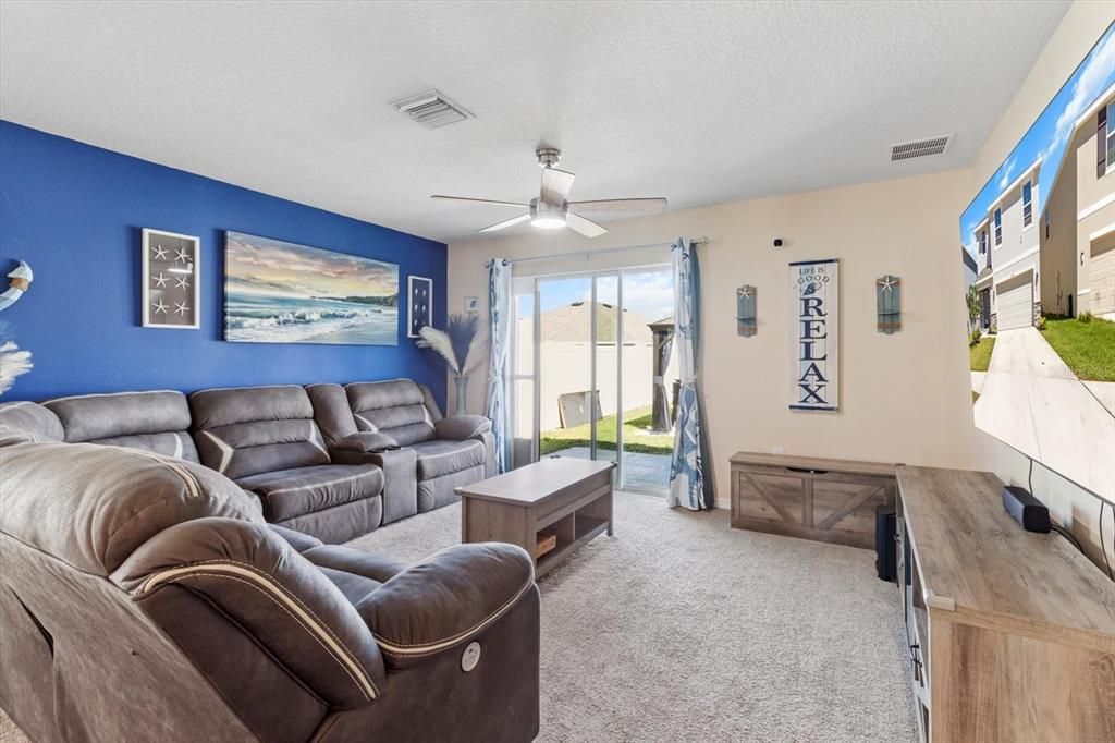 待售: $395,000 (5 贝兹, 3 浴室, 2447 平方英尺)