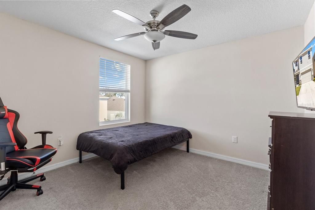 待售: $395,000 (5 贝兹, 3 浴室, 2447 平方英尺)