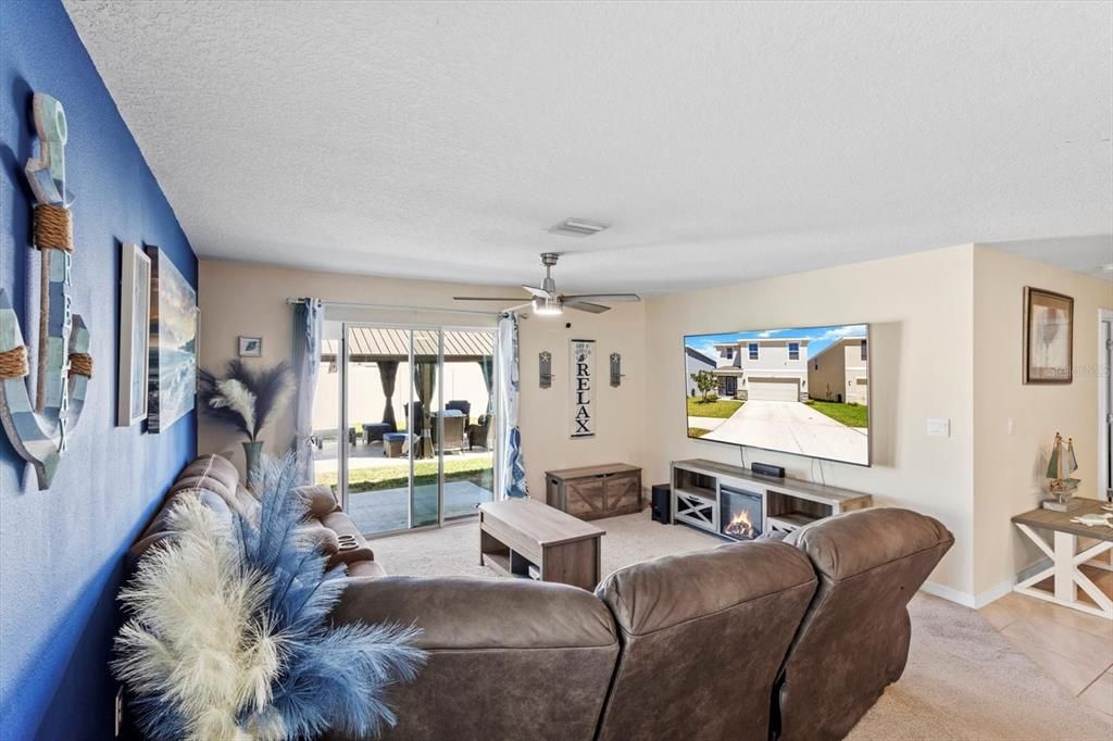 待售: $395,000 (5 贝兹, 3 浴室, 2447 平方英尺)