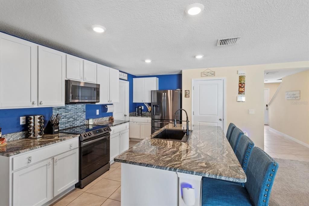 待售: $395,000 (5 贝兹, 3 浴室, 2447 平方英尺)