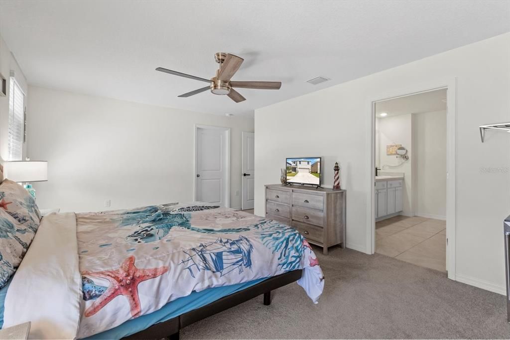 待售: $395,000 (5 贝兹, 3 浴室, 2447 平方英尺)