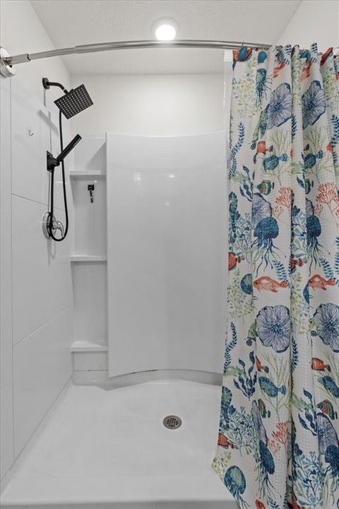 待售: $395,000 (5 贝兹, 3 浴室, 2447 平方英尺)