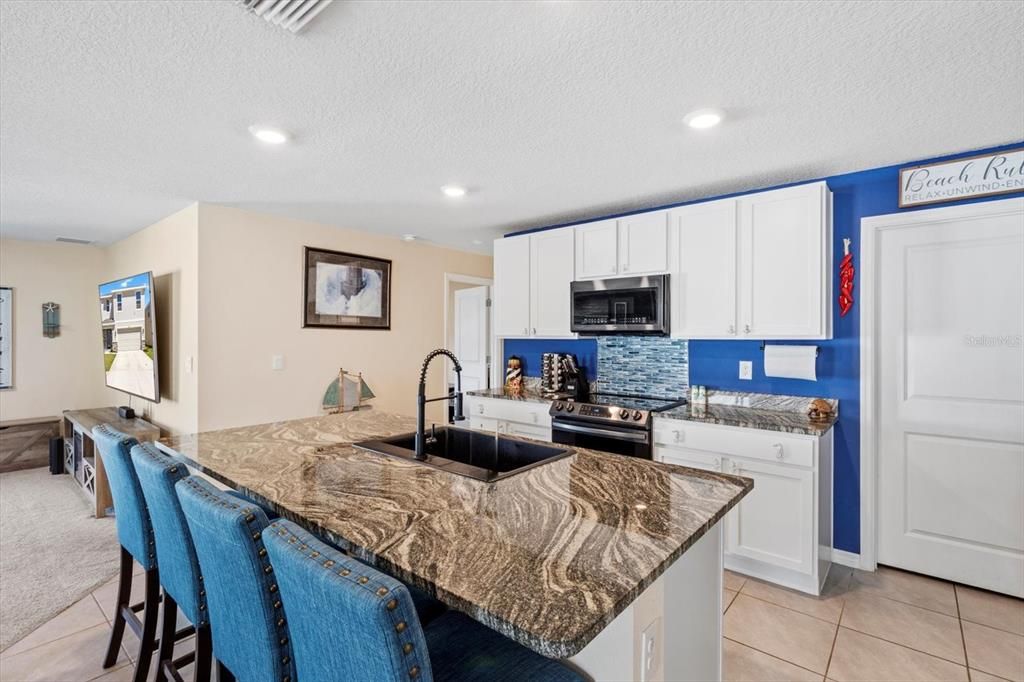 待售: $395,000 (5 贝兹, 3 浴室, 2447 平方英尺)