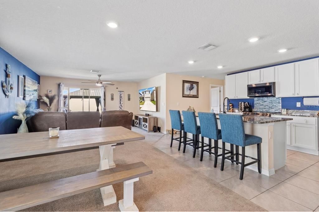 待售: $395,000 (5 贝兹, 3 浴室, 2447 平方英尺)