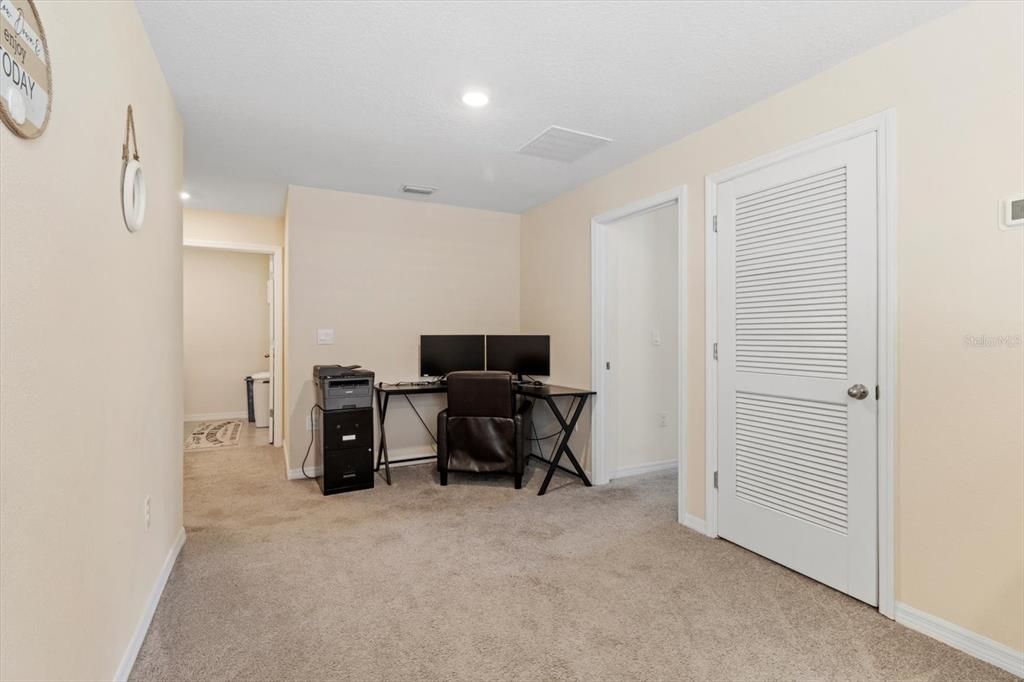 待售: $395,000 (5 贝兹, 3 浴室, 2447 平方英尺)