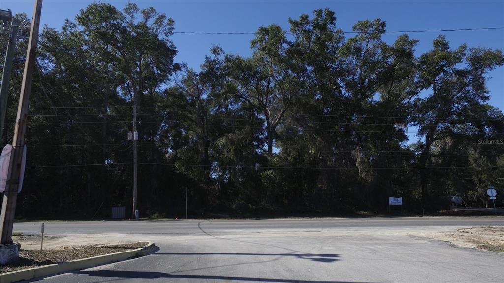 待售: $199,900 (1.50 acres)
