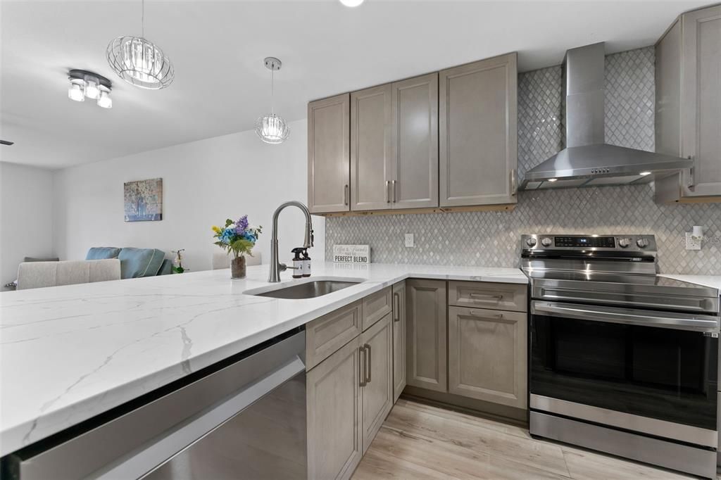 For Rent: $2,200 (2 beds, 2 baths, 1025 Square Feet)