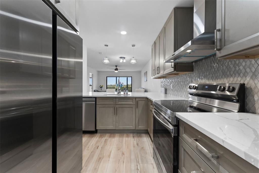 For Rent: $2,200 (2 beds, 2 baths, 1025 Square Feet)