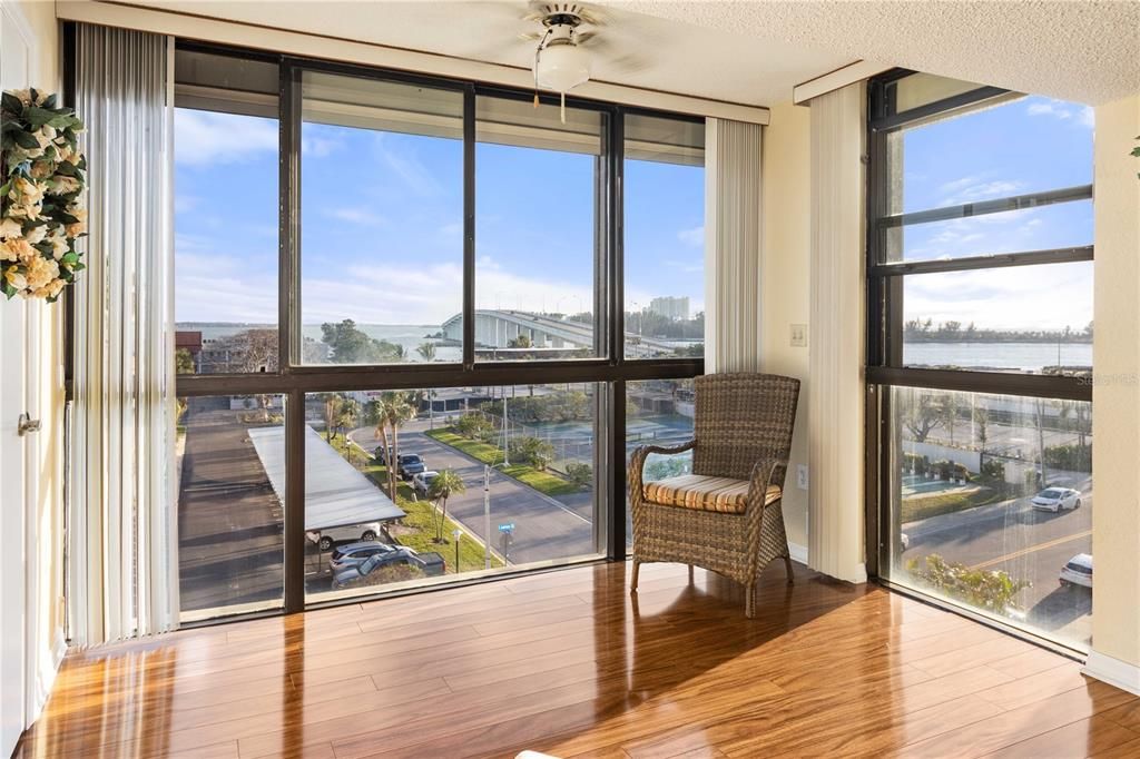 В аренду: $3,800 (2 спален, 2 ванн, 1310 Квадратных фут)